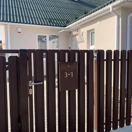 Cozy Apartment In Karmėlava Esterno foto