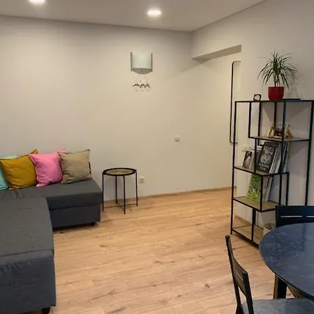 Cozy Apartment In Karmėlava Esterno foto
